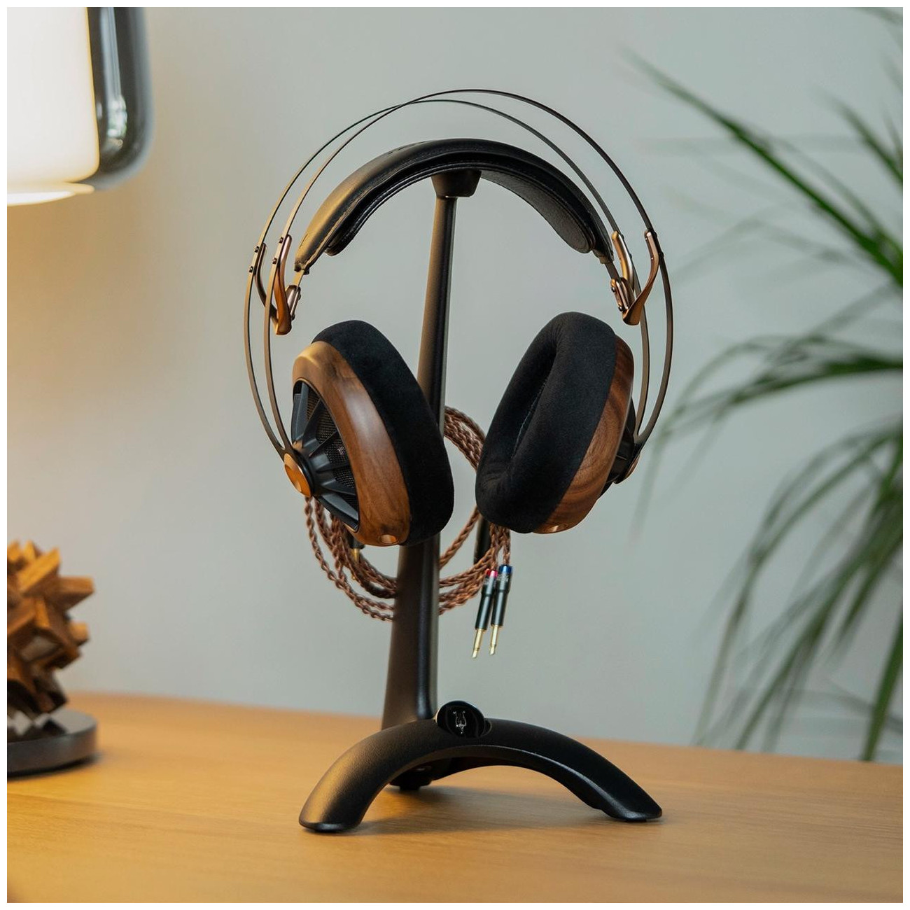 Meze Manta Headphone Stand (BLACK)