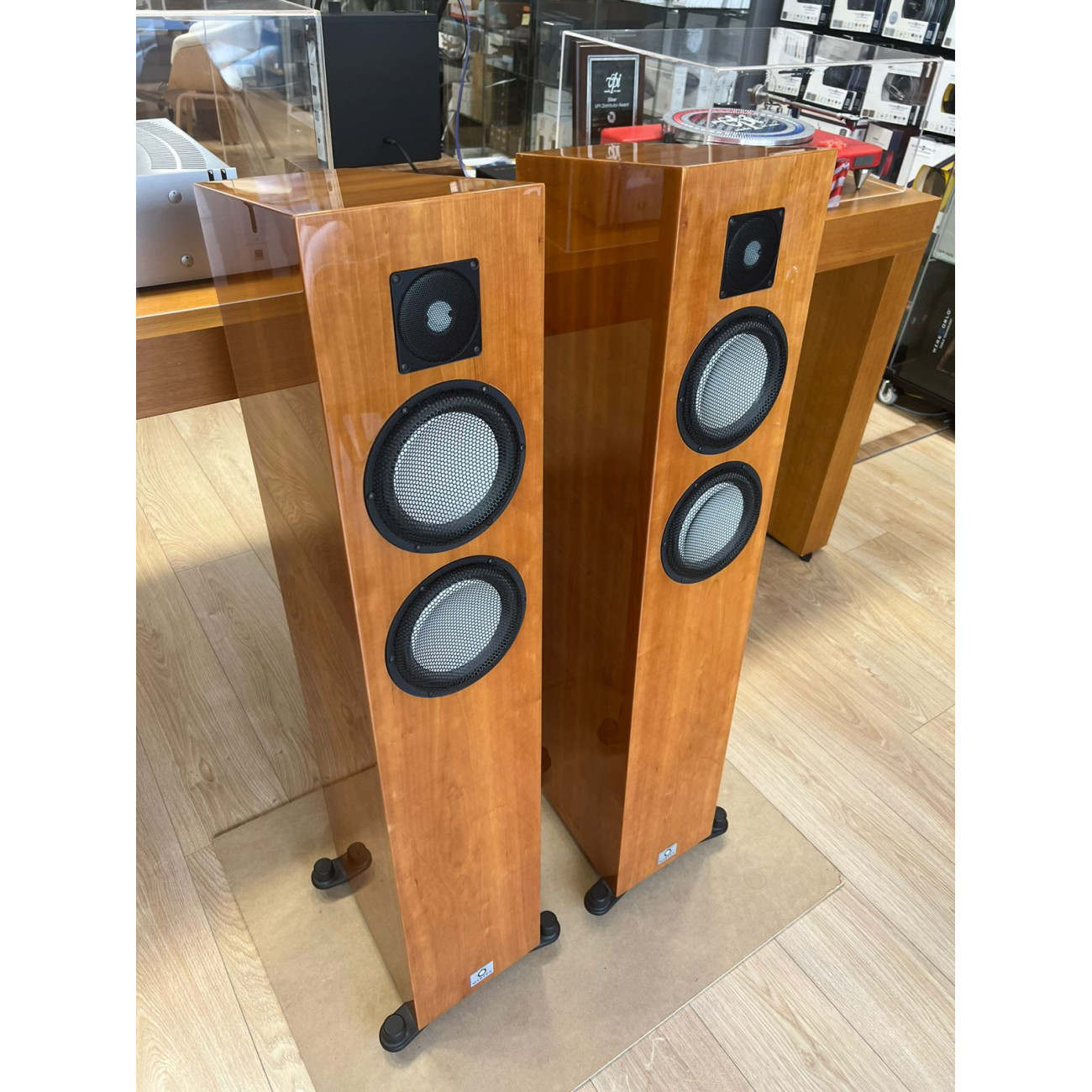 Marten Miles III* (*PRE-OWNED)