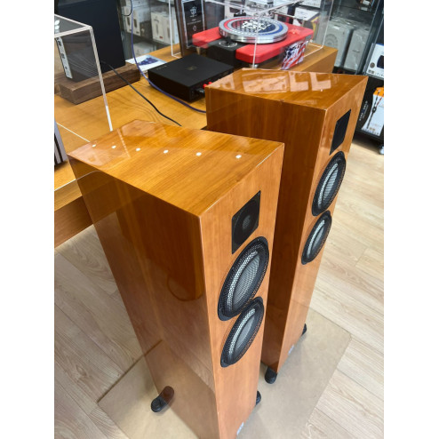 Marten Miles III* (*PRE-OWNED)