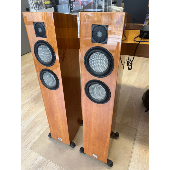 Marten Miles III* (*PRE-OWNED)