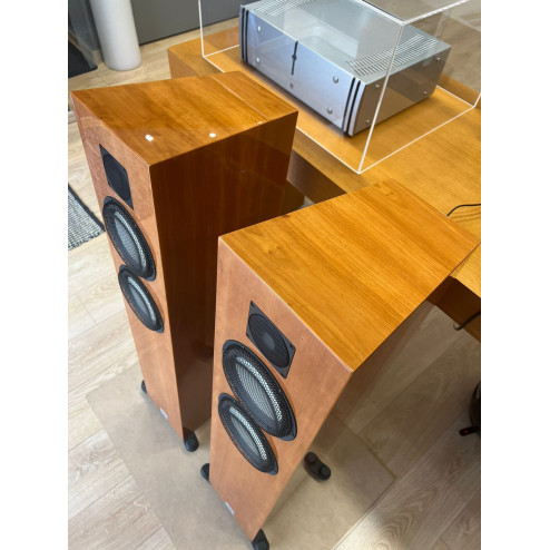 Marten Miles III* (*PRE-OWNED)