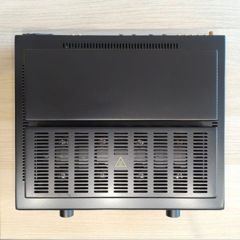 Audio Hungary Qualiton C200 Preamplifier Total Black* (*PRE-OWNED)