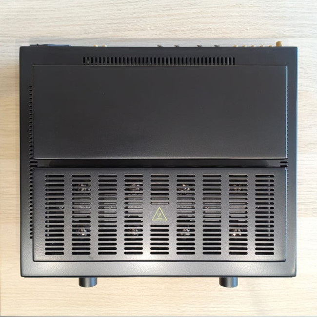 Audio Hungary Qualiton C200 Preamplifier Total Black* (*PRE-OWNED)