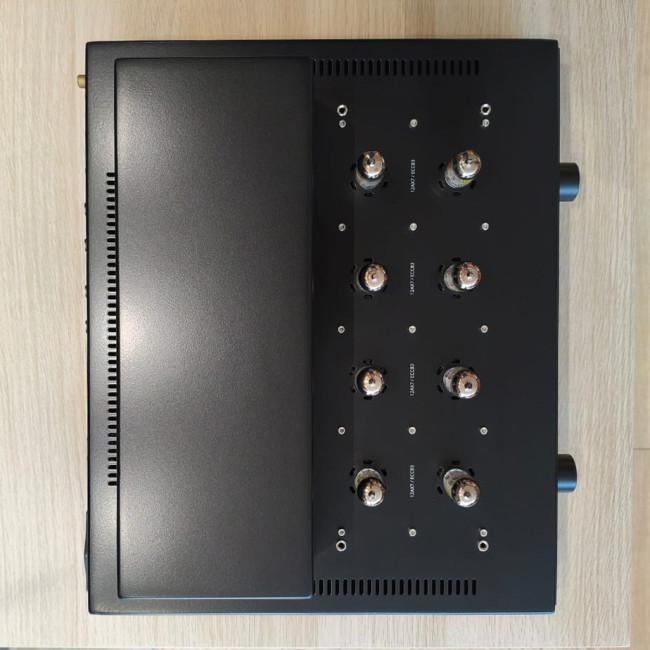 Audio Hungary Qualiton C200 Preamplifier Total Black* (*PRE-OWNED)
