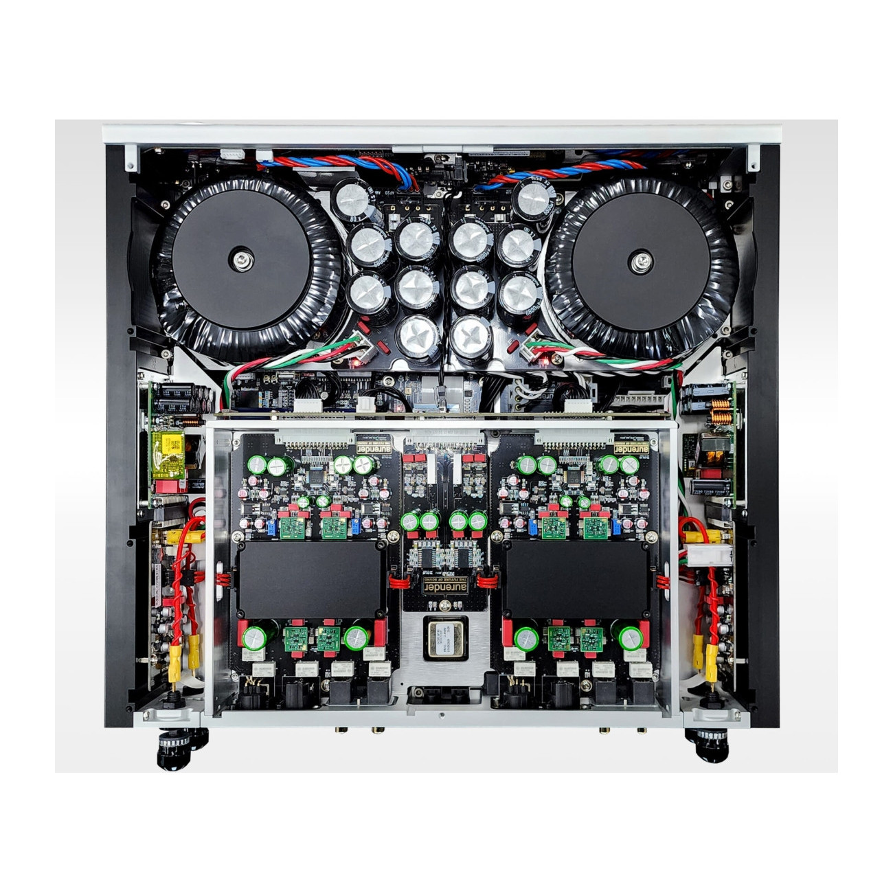 Vienna Acoustics The Kiss + Aurender AP20 Reference All-In-One Music Server Amplifier