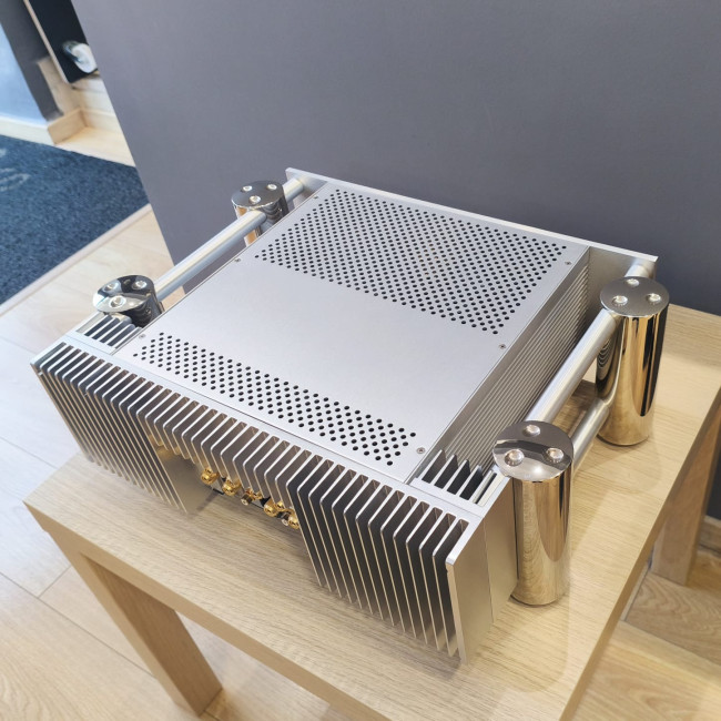 Chord SPM 1050 Power Amplifier Silver