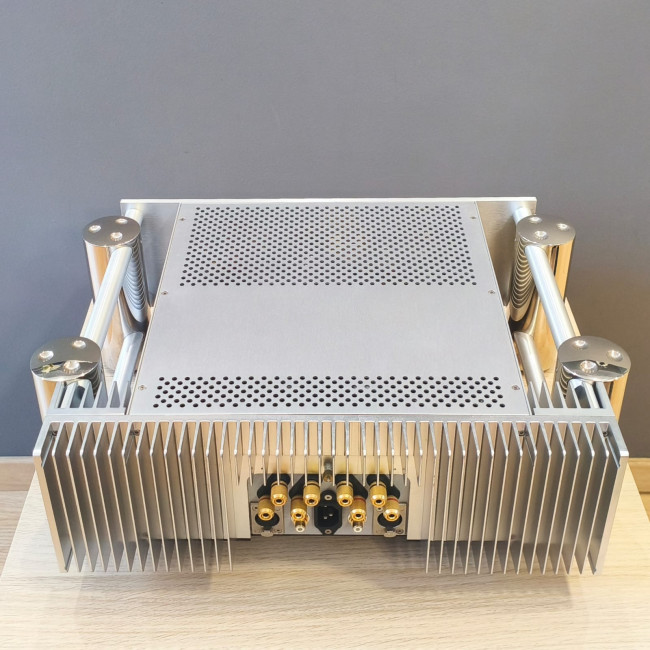 Chord SPM 1050 Power Amplifier Silver