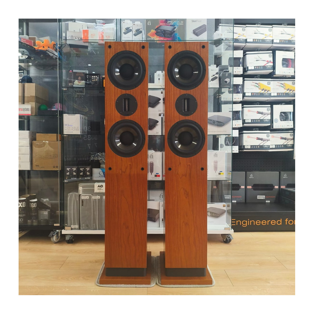 ProAc Response D40R Ribbon Cherry* (*PRE-OWNED)