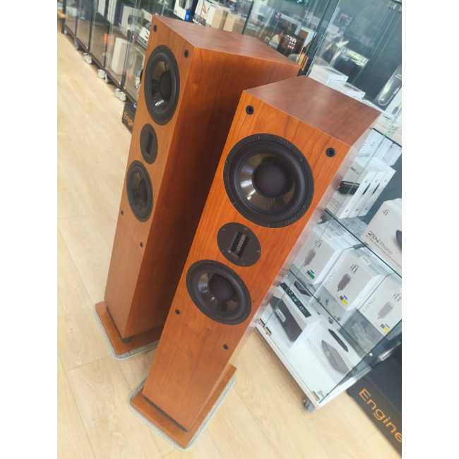 ProAc Response D40R Ribbon Cherry* (*PRE-OWNED)