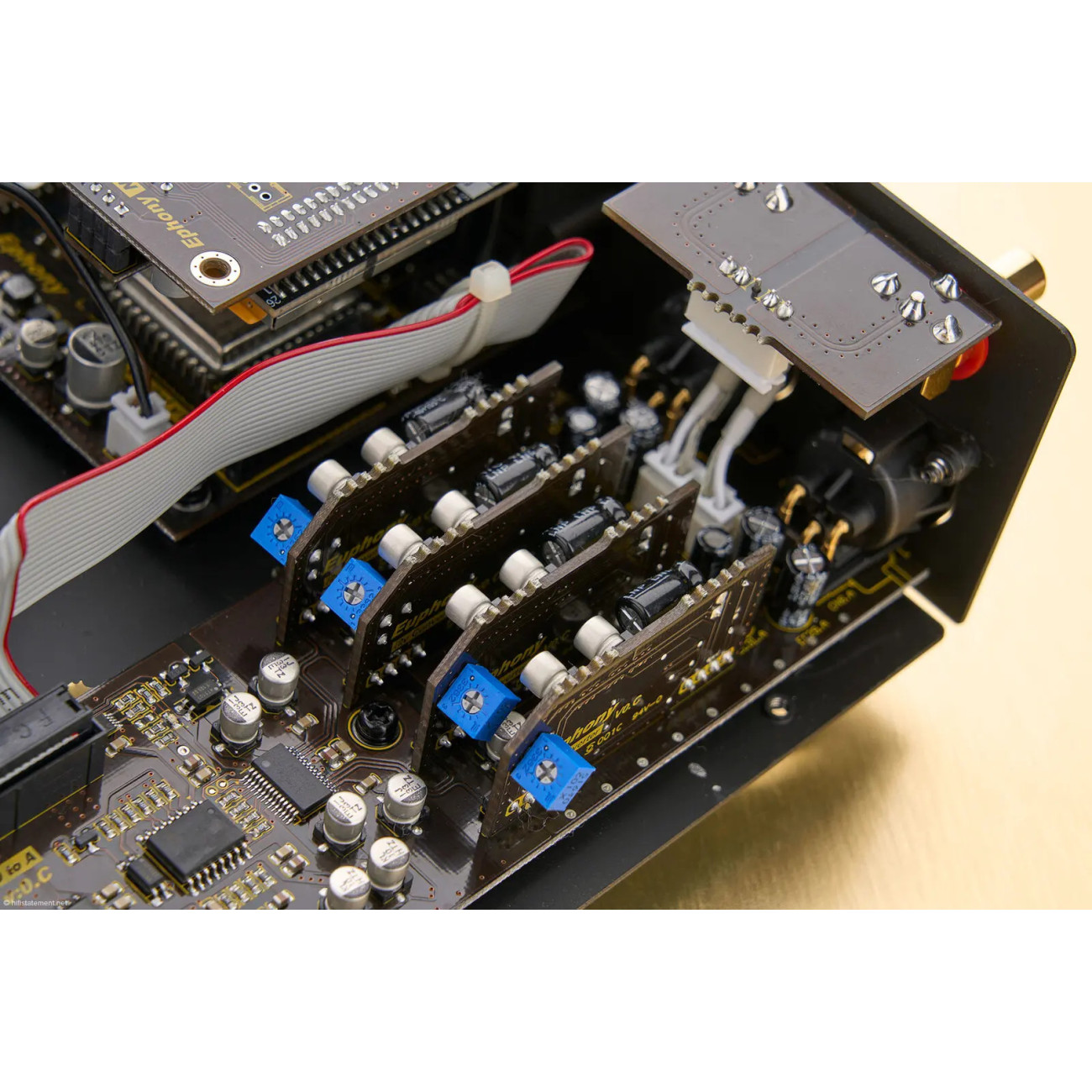 Euphony Balanced Discrete DAC with Network Streaming
