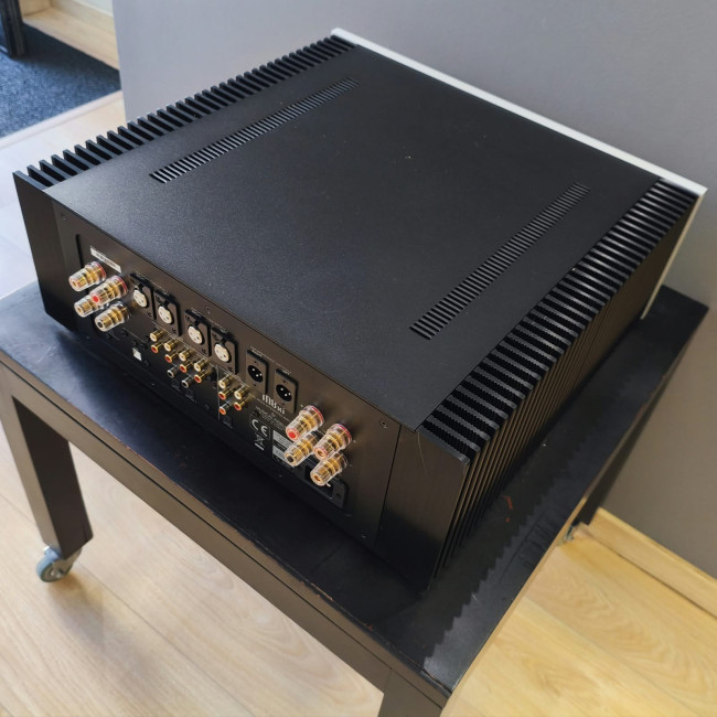Musical Fidelity M8xi Super Integrated Amplifier* (*PRE-OWNED)