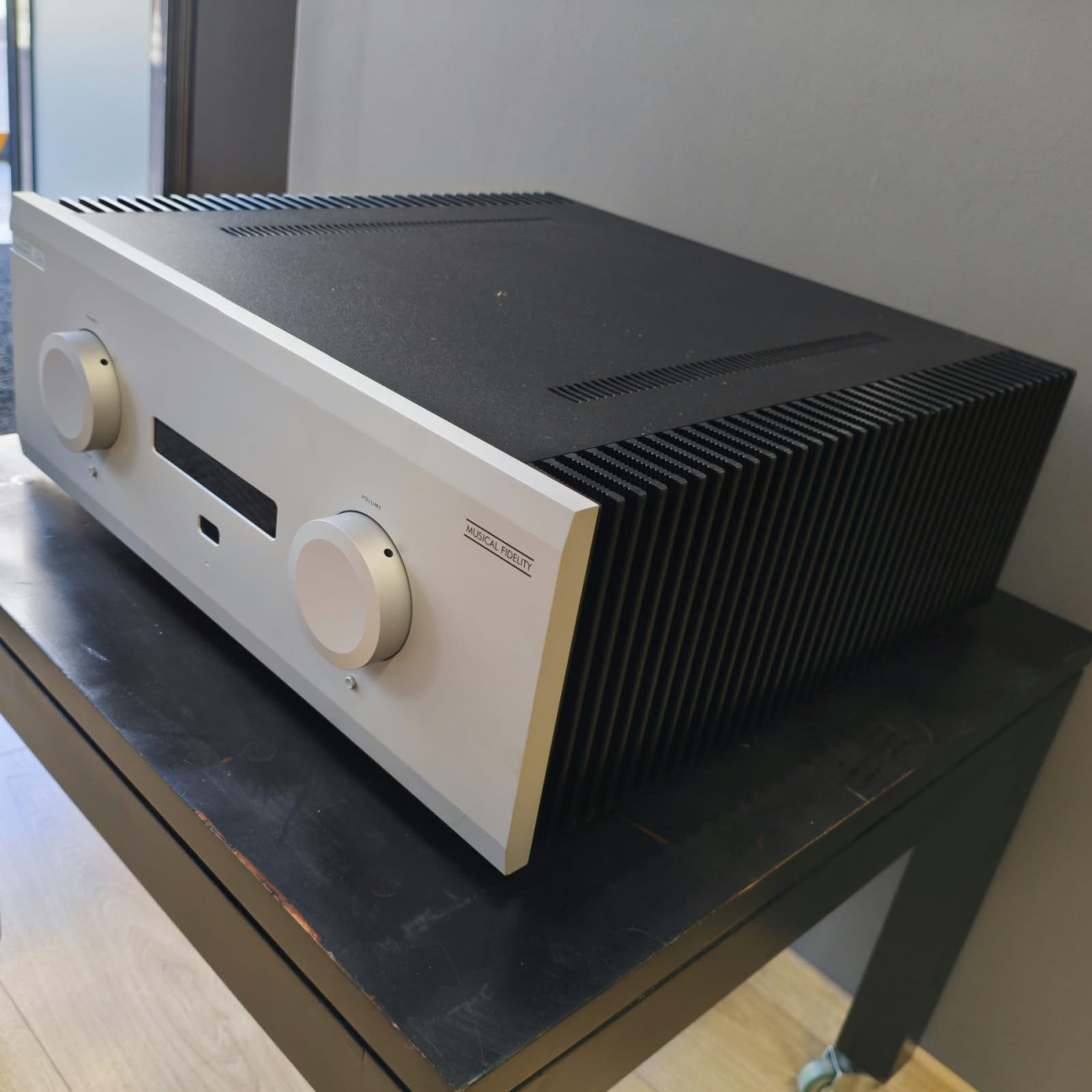 Musical Fidelity M8xi Super Integrated Amplifier* (*PRE-OWNED)