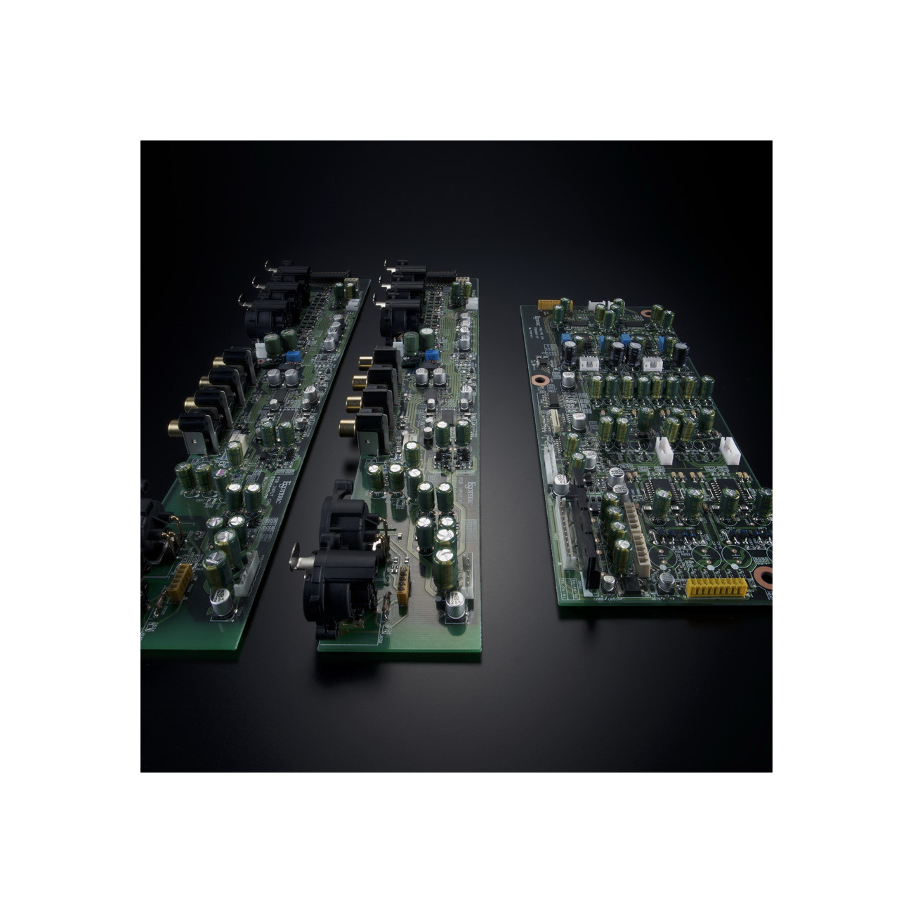 F-02 Integrated Amplifier Black Edition